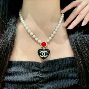NWT CHANEL Black Heart CC Logo Pearl Necklace